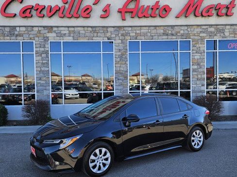 Used 2022 Toyota Corolla LE image 1