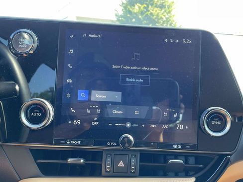 Used 2025 Lexus NX 250 FWD w/ Towing Package (2000 Lbs) image 36