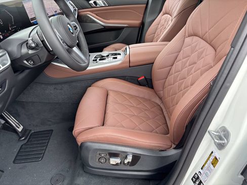 New 2026 BMW X5 xDrive40i w/ M Sport Package AWD/4WD image 15