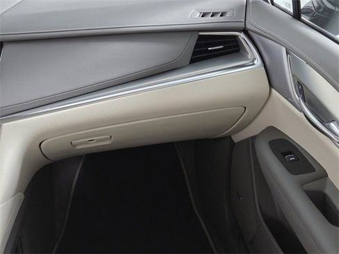 Used 2025 Cadillac XT5 Premium Luxury image 16