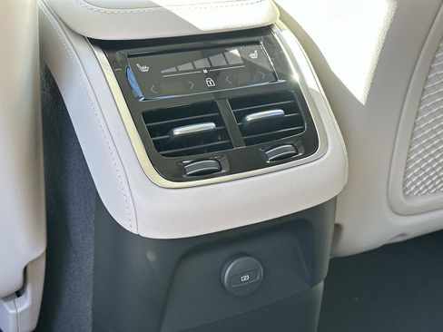 New 2026 Volvo XC90 T8 Ultra w/ Protection Package Premier image 10