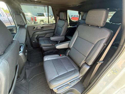 Used 2025 Chevrolet Tahoe Z71 w/ Comfort Package AWD/4WD image 24