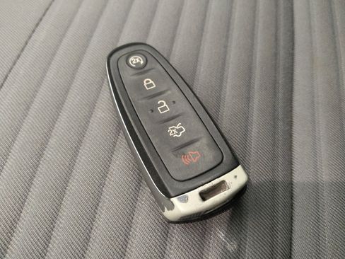 Used 2017 Ford Escape Titanium FWD image 32