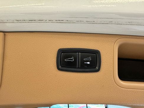Used 2017 Porsche Macan AWD/4WD image 28