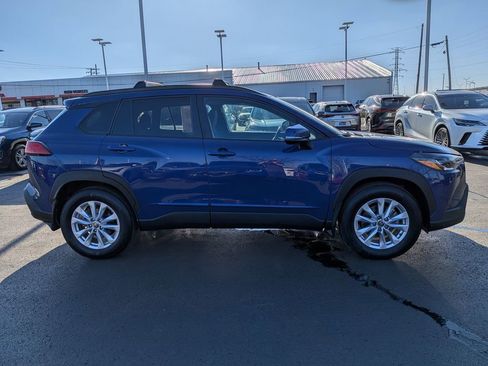 Certified 2022 Toyota Corolla Cross LE image 8