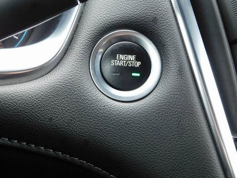 Used 2023 Chevrolet Traverse LT image 38