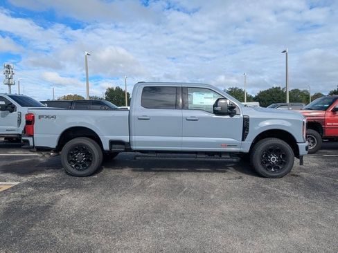 New 2026 Ford F350 Lariat w/ Black Appearance Package image 4