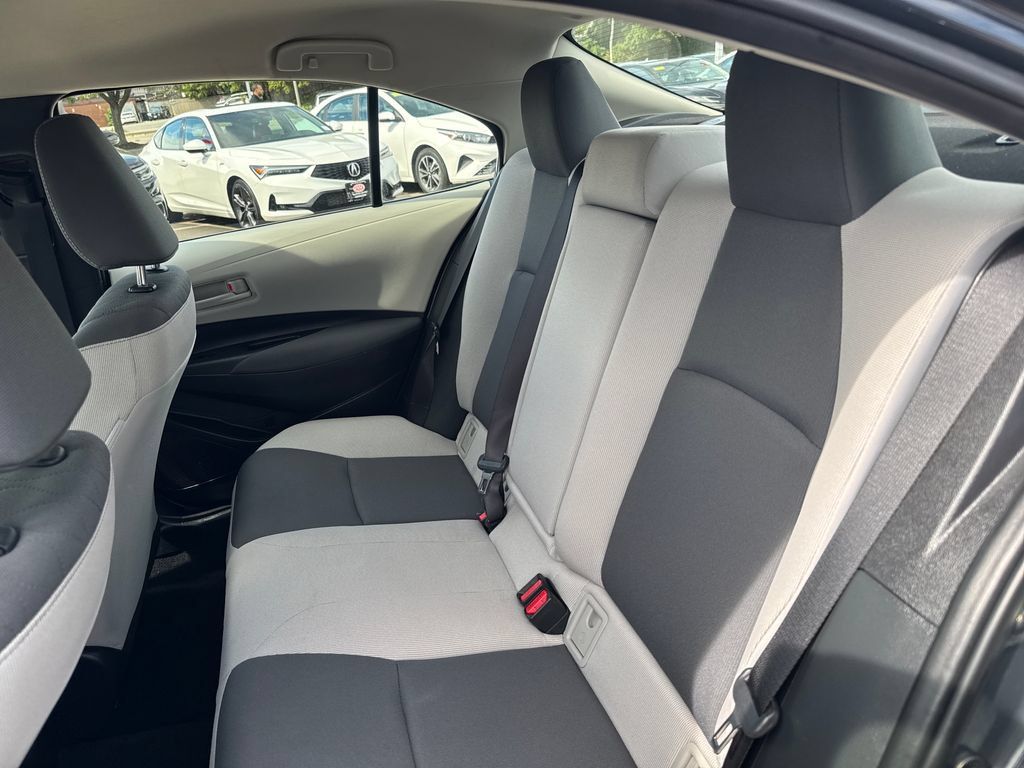 Used 2025 Toyota Corolla LE AWD/4WD image 36