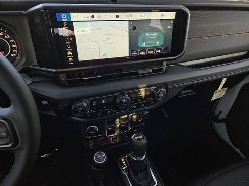 New 2026 Jeep Wrangler Unlimited Rubicon image 17