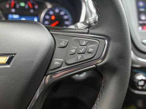 Used 2023 Chevrolet Equinox LT AWD/4WD image 20