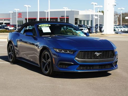 Used 2024 Ford Mustang Premium image 2