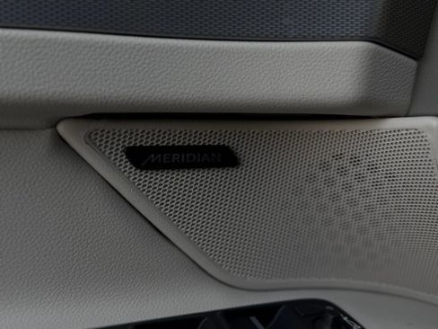 Used 2016 Jaguar XF Prestige image 25