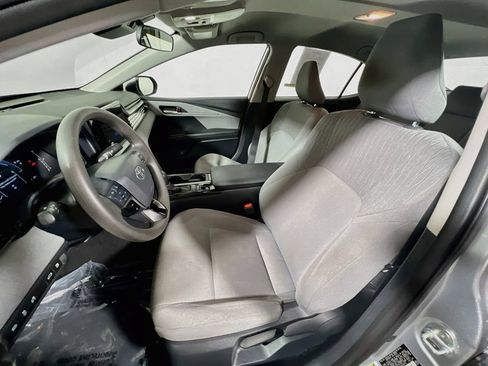 Used 2025 Toyota Camry LE AWD/4WD image 18