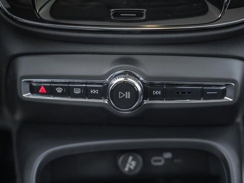 New 2026 Volvo XC40 B5 Plus w/ Protection Package Premier image 24