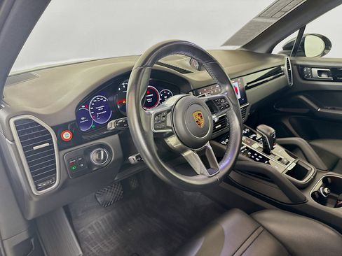 Used 2023 Porsche Cayenne image 9