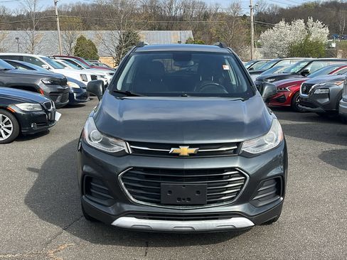 Used 2017 Chevrolet Trax LT w/ LT Convenience Package image 2