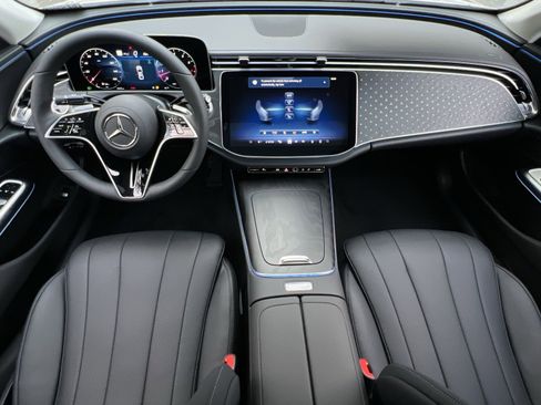New 2026 Mercedes-Benz E 350 4MATIC Sedan image 21