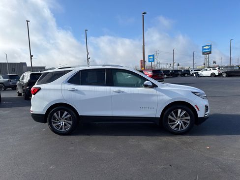 Used 2023 Chevrolet Equinox Premier image 2
