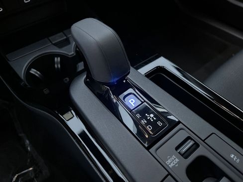 Used 2025 Toyota Prius LE image 41