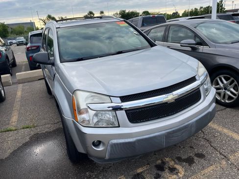 Used 2005 Chevrolet Equinox LT w/ Preferred Equipment Group AWD/4WD image 19
