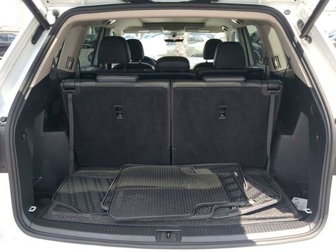 Certified 2023 Volkswagen Atlas SE w/ Panoramic Sunroof Package FWD image 9