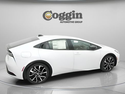 New 2026 Toyota Prius Plug-In Hybrid image 15