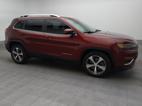 Used 2019 Jeep Cherokee Limited FWD image 11