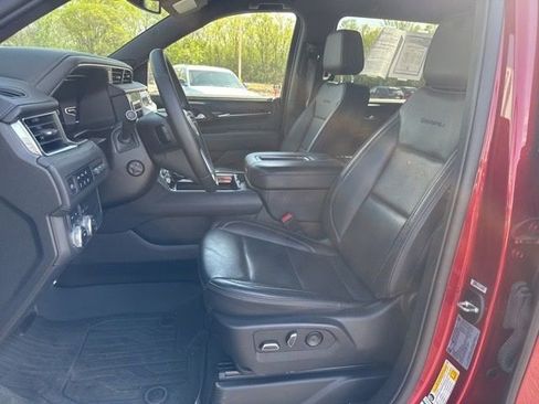 Used 2023 GMC Yukon XL Denali AWD/4WD image 10