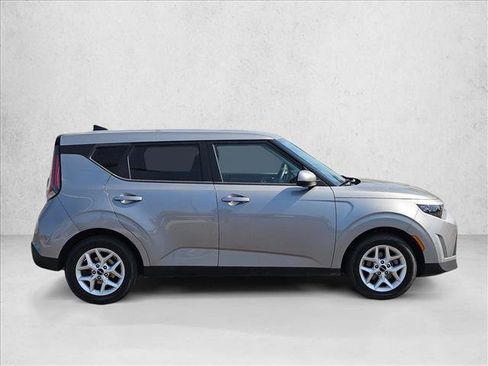 Used 2024 Kia Soul LX w/ Option Group 015 FWD image 5