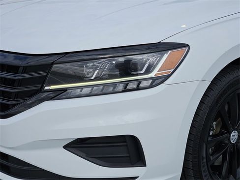 Used 2020 Volkswagen Passat 2.0T SE image 8