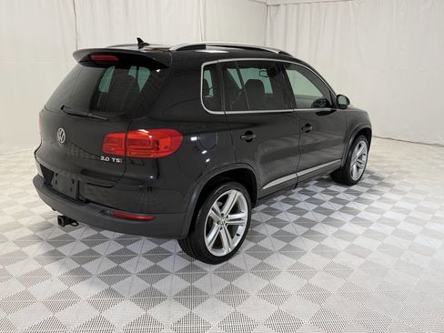 Used 2014 Volkswagen Tiguan S image 9