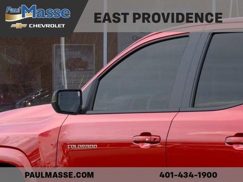 Certified 2024 Chevrolet Colorado LT w/ LT Convenience Package III image 12