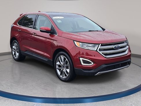 Used 2018 Ford Edge Titanium w/ Technology Package AWD/4WD image 3