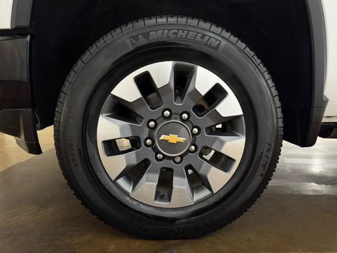 Used 2021 Chevrolet Silverado 2500 Custom w/ Custom Value Package AWD/4WD image 49