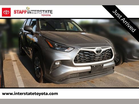 Used 2025 Toyota Highlander XLE AWD/4WD image 1