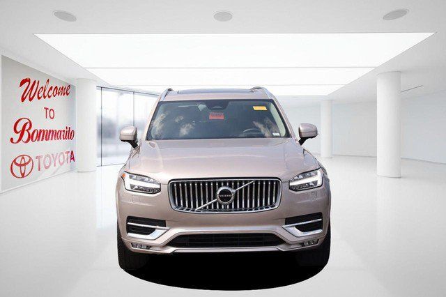 Used 2023 Volvo XC90 B6 Ultimate w/ Protection Package Premier AWD/4WD image 4