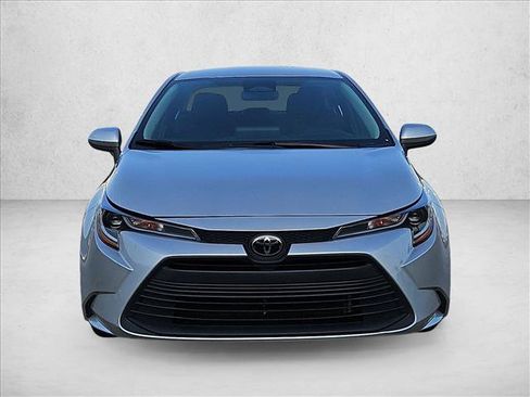 Used 2024 Toyota Corolla LE FWD image 2