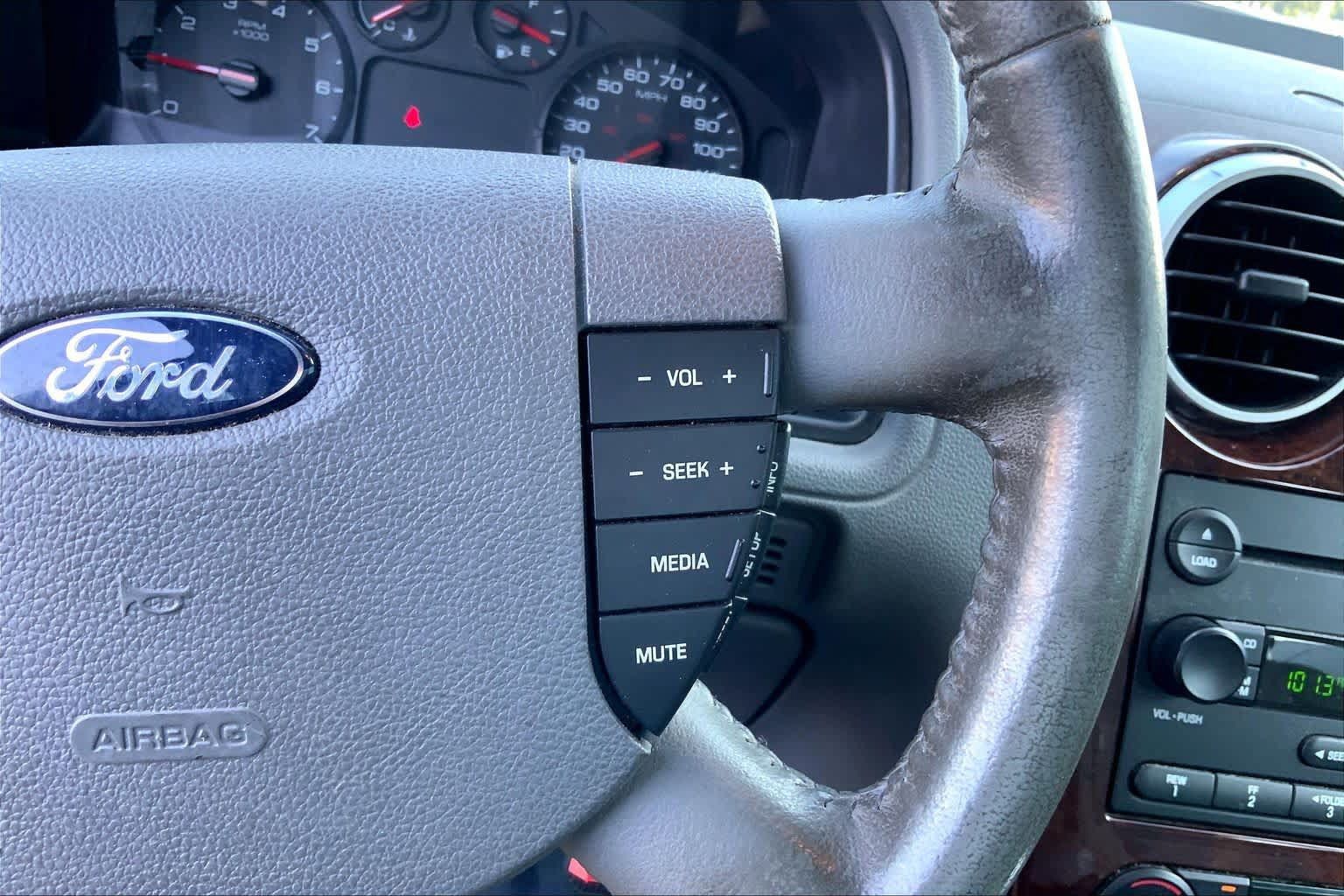 Used 2007 Ford Freestyle SEL FWD image 21