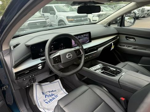 Used 2025 Nissan Murano SL AWD/4WD image 3