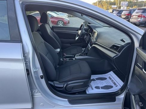 Used 2020 Hyundai Elantra SEL w/ Cargo Package (C1) image 9