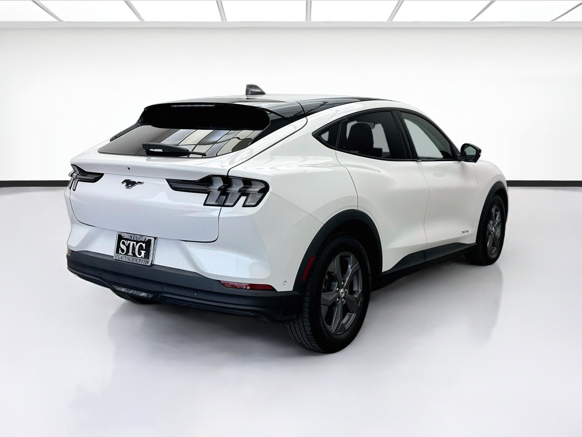 Used 2023 Ford Mustang Mach-E Select AWD/4WD image 4