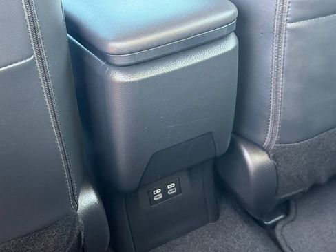Used 2025 Toyota Prius XLE FWD image 14
