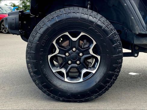 Used 2021 Jeep Wrangler Unlimited Rubicon 4xe w/ Dual Top Group image 9