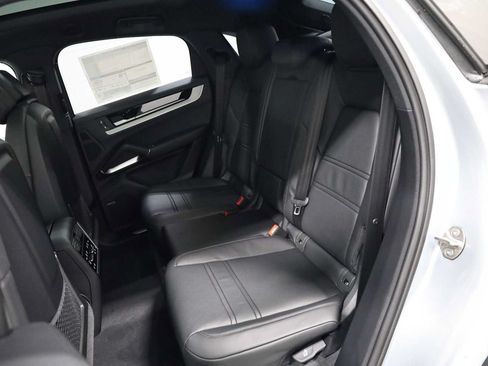 New 2026 Porsche Cayenne Coupe AWD/4WD image 36
