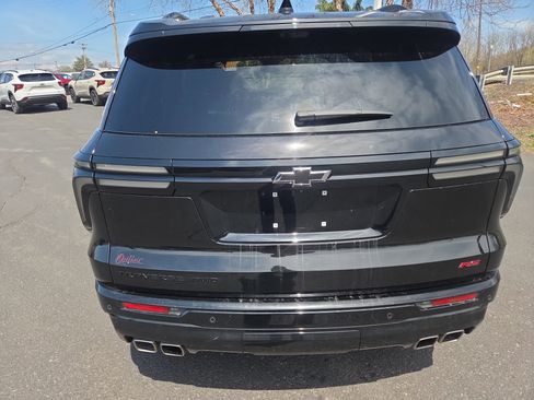 Used 2025 Chevrolet Traverse RS w/ LPO, Floor Liner Package AWD/4WD image 4
