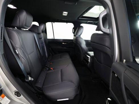 Used 2023 Lexus LX 600 4WD w/ Appearance Package image 11