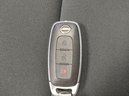 Used 2024 Nissan Rogue S image 32