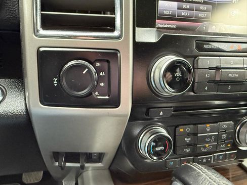 Used 2015 Ford F150 Lariat w/ Equipment Group 502A Luxury image 29