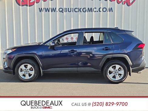 Used 2021 Toyota RAV4 XLE FWD image 4