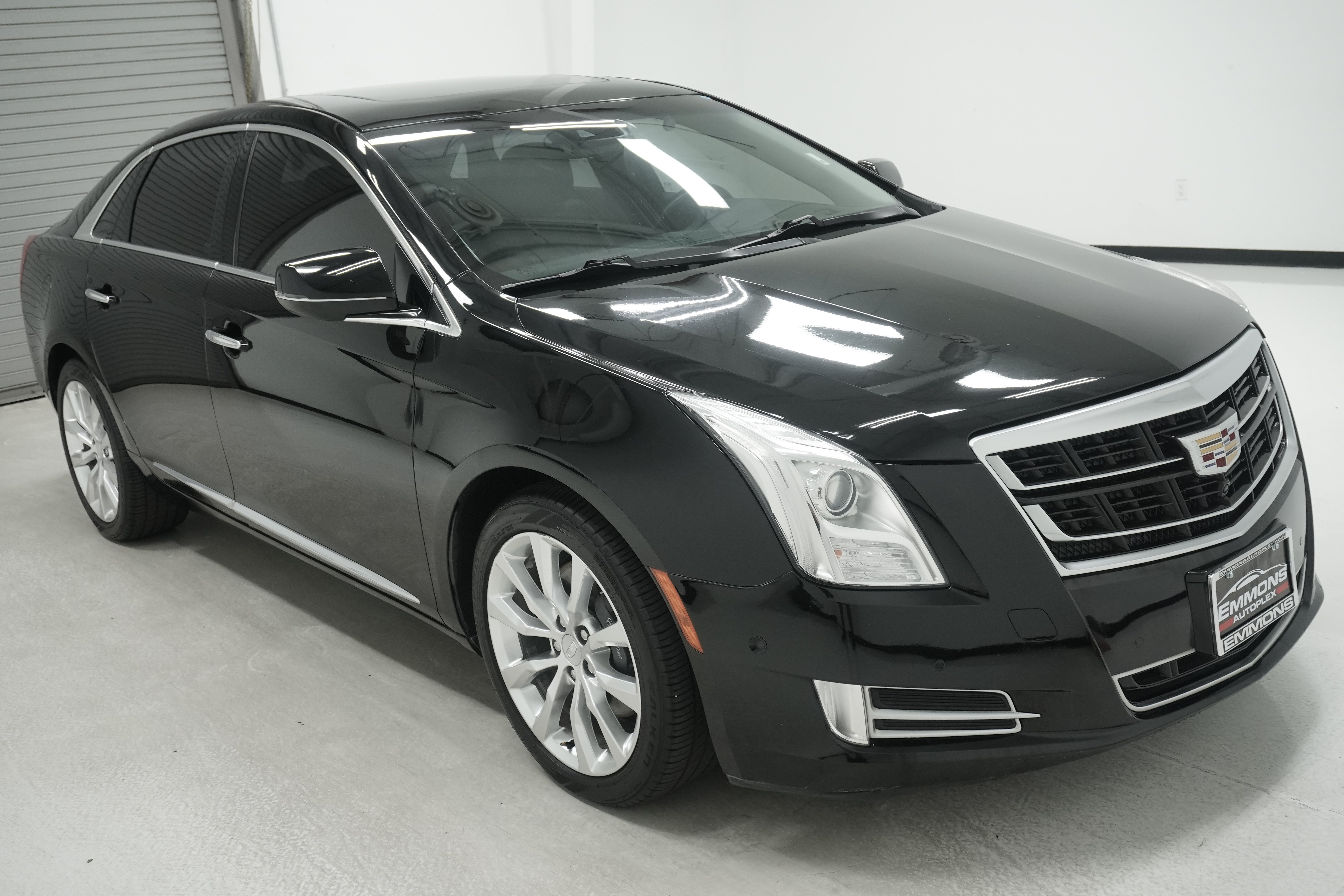 Used 2016 Cadillac XTS Luxury w/ Driver Awareness Package FWD image 3